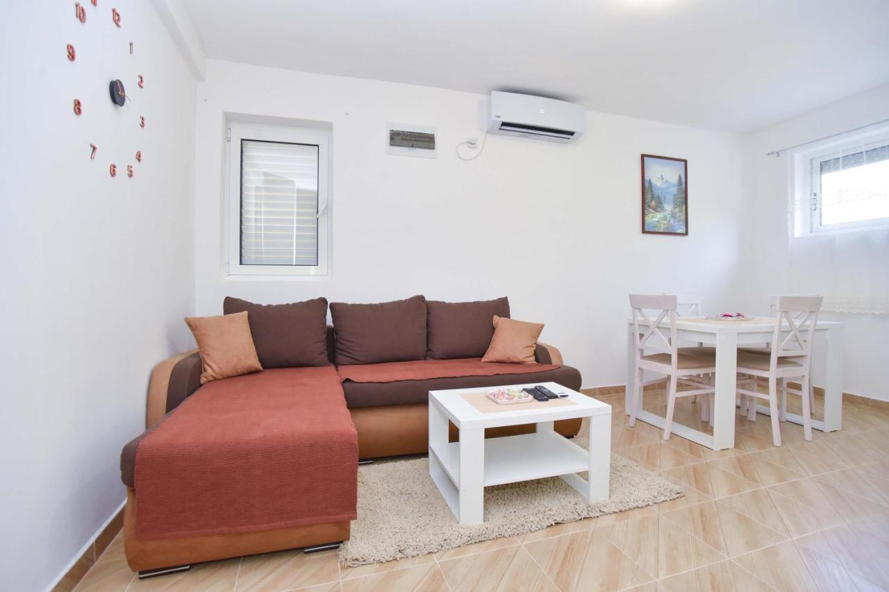 Ban Apartmani บุดวา ภายนอก รูปภาพ